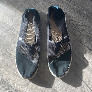 Tom’s - Black Suede - Mesh